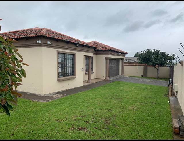 3 BEDROOM HOUSE FOR SALE IN BERGSIG